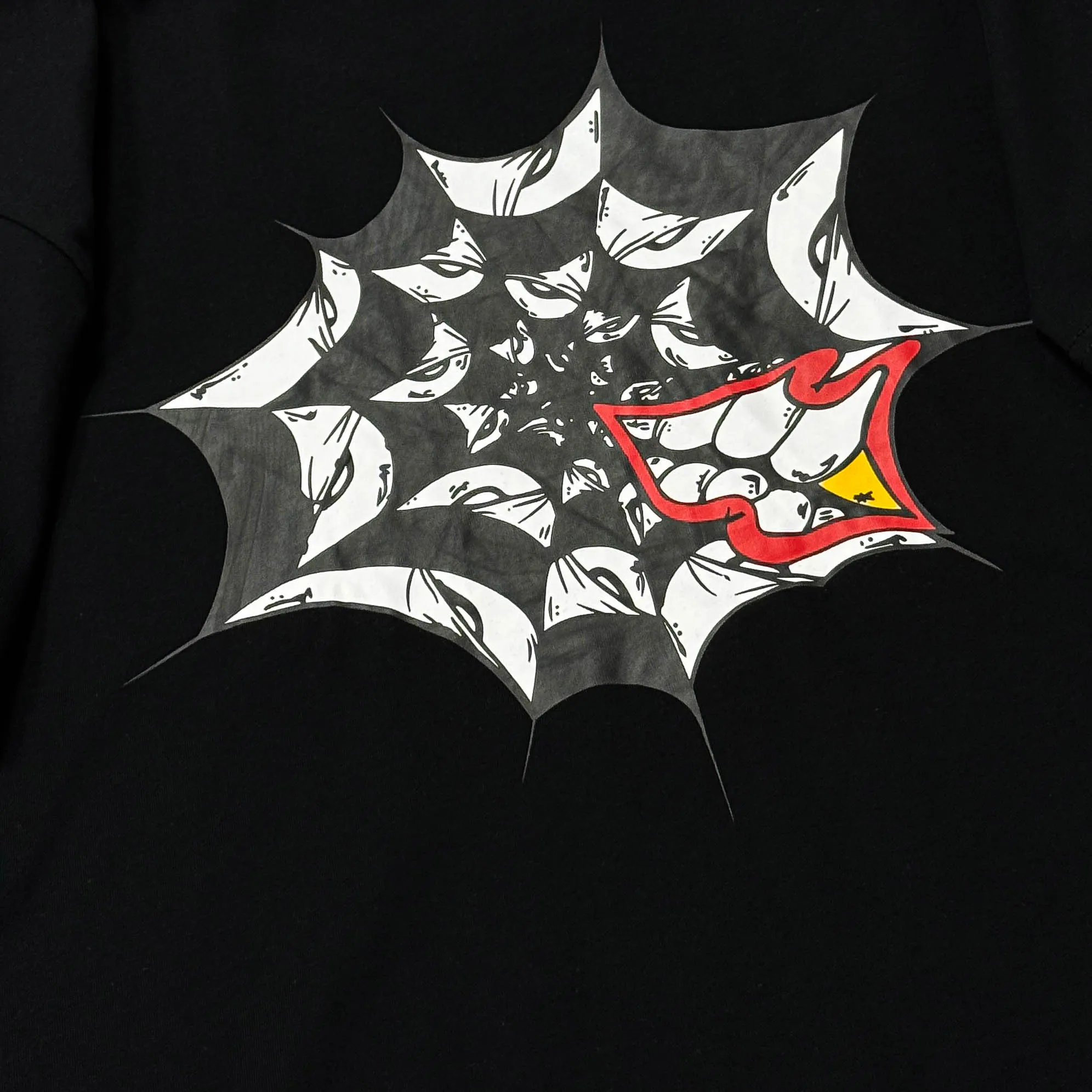 P170 Chrome Hearts Chrome Hearts 25 high-end versions. The fabric is made of 300 grams of high-density pure cotton. It does not deform or shrink. It has three labels. It is the same style for men and women. Technology: Digital printing. Color: White. Black. SIZE: S-XL.